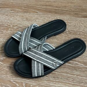 Nautica black & white criss cross strap sandals, size 7